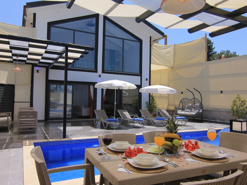  gece  -  Kasım
  | Kalkan İncebel'de Jakuzili Muhafazakar Villa: Doğa İçinde Huzurlu Tatil